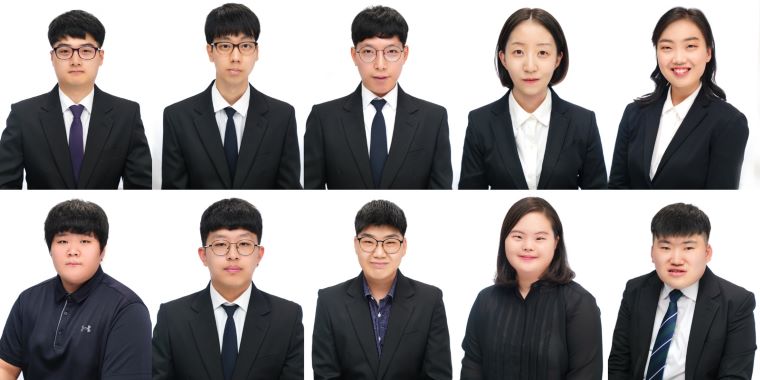 우리는 취업을 준비하는 멋진 예비 직장인입니다! ദ്ദി˙∇˙)ว